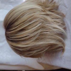 NWT- Ladies 'Light Blonde' Synthetic Hair WIG By TONI BRATTIN HAIR FABULOUS Co.